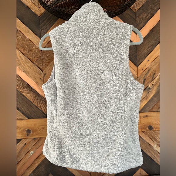 Patagonia Women’s Los Gatos Fuzzy Fleece Vest-Grey Size Medium - Picture 3 of 8